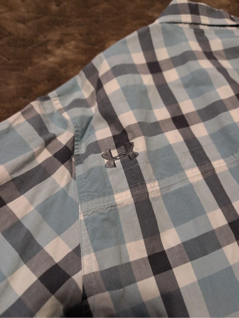 Under Armour Men's XL Plaid Short Sleeve Button-Up Shirt